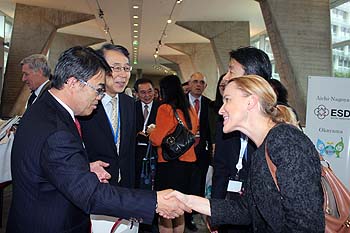 Le Gouverneur de la préfecture d’Aichi, M. Ohmura, et dles invités.