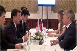ロシアのスポーツ・観光大臣とのバイ会談